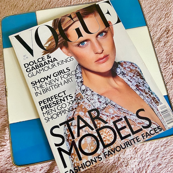 Smashing VOGUE 1997 December , UK edition, Vintage Fashion Glamour Magazine, 90s glossy with supermodels favorite faces and shooting stars