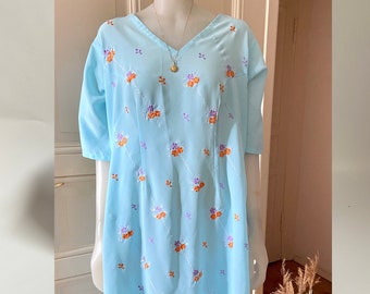 Vintage colourful dress, 60s baby blue kaftan dress with floral embroidery / L