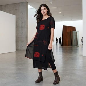 90s Black Crinkle Viscose Midi Dress | Abstract Red Print Layered Tunic (Size Medium)