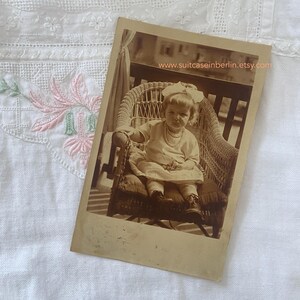Antica cartolina nostalgica, auguri di Pasqua da bambina 1923