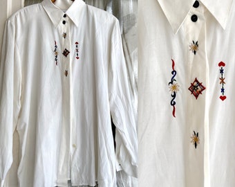 Embroidered folk shirt Trachten folk blouse / Large
