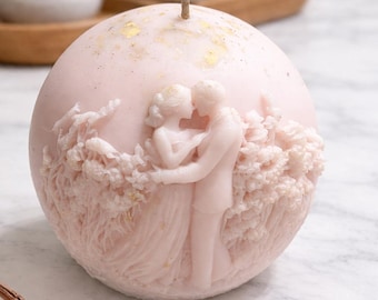 Romantic Coconut Wax Sculpted Candle – Wedding Gift, Anniversary Decor, Couple Embrace Design