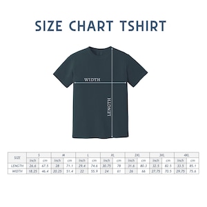 Puede incluir: Una camiseta verde azulado con una tabla de tallas. La tabla muestra las medidas de largo y ancho en pulgadas y cent&iacute;metros para las tallas S a 4XL. El texto "SIZE CHART TSHIRT" est&aacute; en la parte superior.