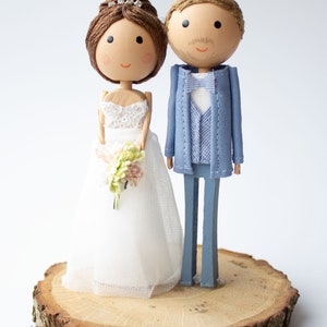 Tortenfiguren aus Holz für die Hochzeitstorte