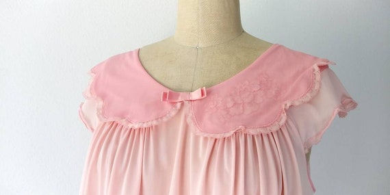 Pastel Pink Short Nightgown with Peter Pan Collar… - image 1