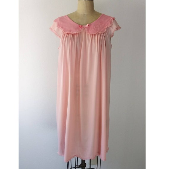 Pastel Pink Short Nightgown with Peter Pan Collar… - image 2