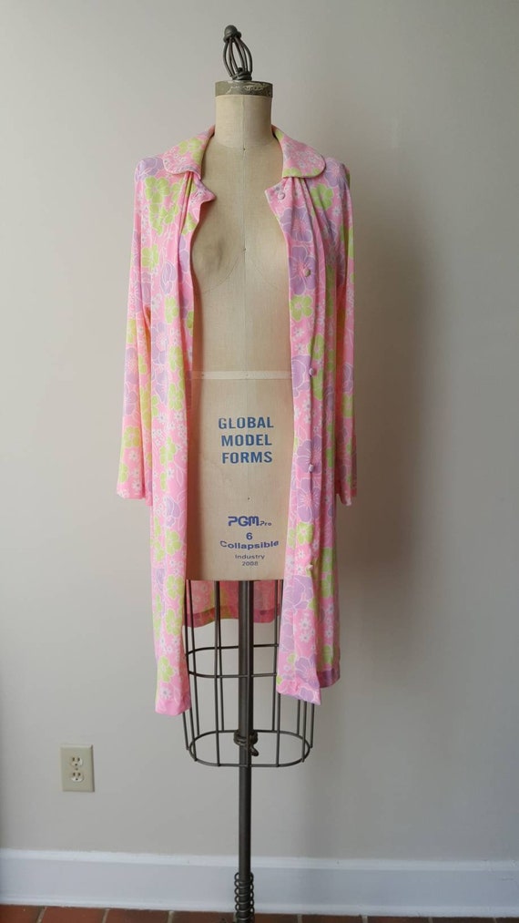 60s Neon Pink Flower Power Day Robe with Peter Pa… - image 5