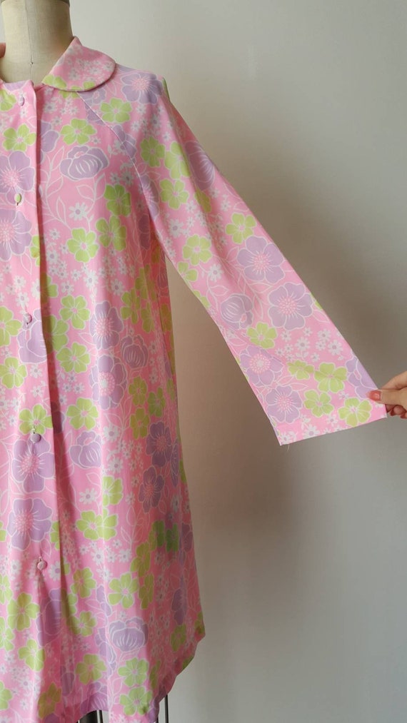 60s Neon Pink Flower Power Day Robe with Peter Pa… - image 2
