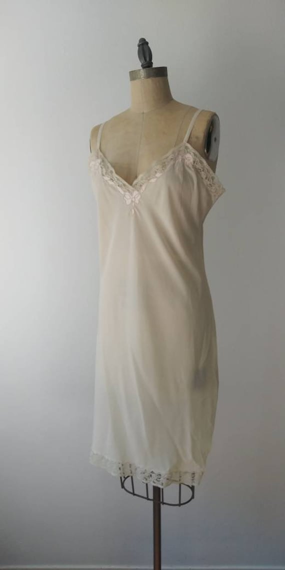 Light Cream Full Slip with White Lace Pink Ribbon Tri… Gem