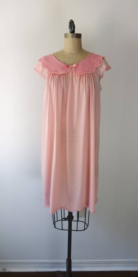 Pastel Pink Short Nightgown with Peter Pan Collar… - image 5