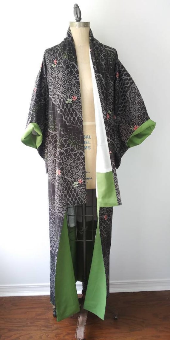 Fabulous Black Avocado Maple Wind kimono