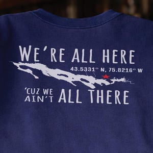 Redfield NY sweater met ronde hals | Kaartcoördinaten We're All Here | Noordelijk land