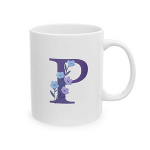 Tazza in ceramica con iniziale e fiore, tazza da caffè personalizzata, regalo per lei, lettera P