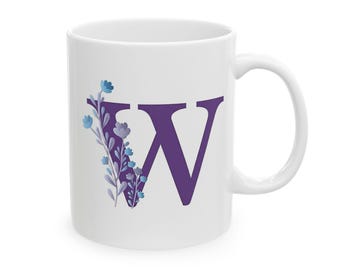 Keramisk mugg med initialer och blomma, personlig kaffekopp, present till henne, bokstaven W