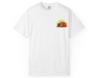 Rallybil & Örn Graphic Tee, Unisex T-shirt för äventyrsälskare