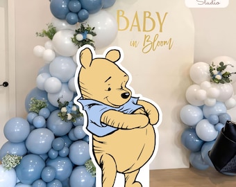 Recorte grande clásico de Winnie the Pooh de pie, letrero de jardín para baby shower o cumpleaños de niño azul, decoración para fiesta de cumpleaños, accesorio recortable, descarga instantánea