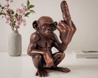 Estatua de mono con dedo medio - Decoración de escritorio de chimpancé grosero - Regalo de broma de oficina único