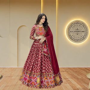 gujarati ladies dress Expanding museum for women artisans of Kutch India