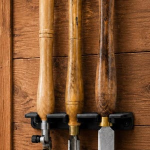 Drechselröhren- und Meißelhalter – Wandmontierter Röhrenhalter (3 Schlitze) für Drechselmeißel, passend für 1-1/32"-Zwingen – Kompakter Werkstattorganizer