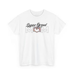 T-shirt pastel saupoudré de coeurs de super grand-mère image 3