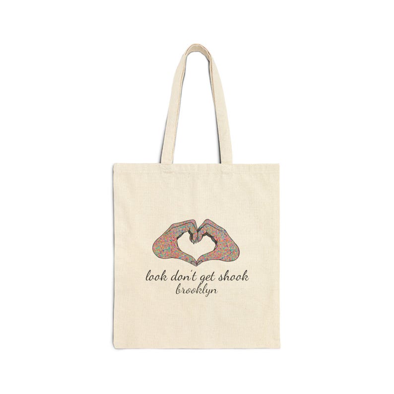 Bolso de mano de lona de algodón, diseño de corazón y mano, bolso de Brooklyn Market. imagen 2