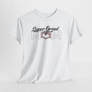 T-shirt pastel saupoudré de coeurs de super grand-mère image 5