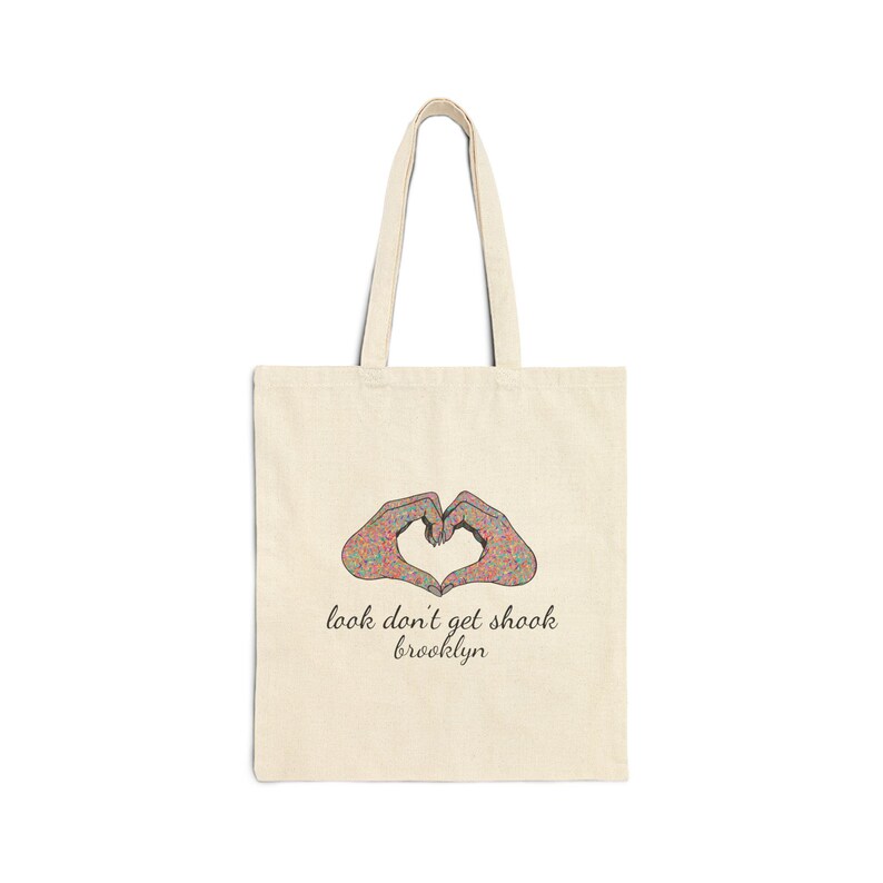 Bolso de mano de lona de algodón, diseño de corazón y mano, bolso de Brooklyn Market. imagen 1