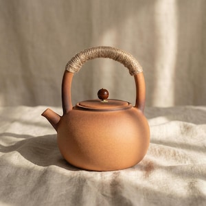 Japanese  Ceramic Teapot 1450ml – Handmade Clay Tea Pot with Rope Handle, Loose Leaf Teaware