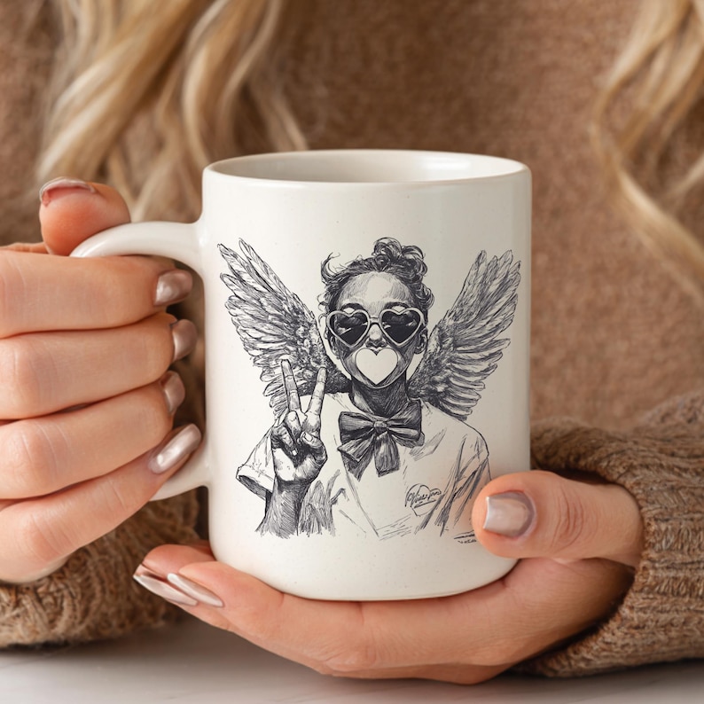 Puede incluir: Un juego de tres tazas de cer&aacute;mica con un acabado mate moteado. Cada taza presenta un color diferente: azul claro, crema y gris. Las tazas tienen un dise&ntilde;o simple y moderno y un asa c&oacute;moda.