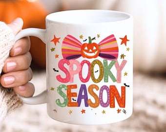 Tazza Spooky Season Halloween Coquette, Tazza Preppy con Zucca e Fiocco, Sublimazione Neon Halloween, Tazza Neon Halloween con Fiocco, Tazza con Atmosfera Stregata