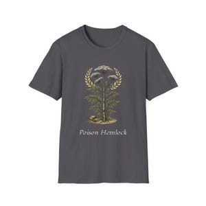 Camiseta botánica de cicuta venenosa: grabado antiguo de Conium maculatum, arte vegetal oculto, ilustración herbácea gótica, camiseta unisex de estilo suave.