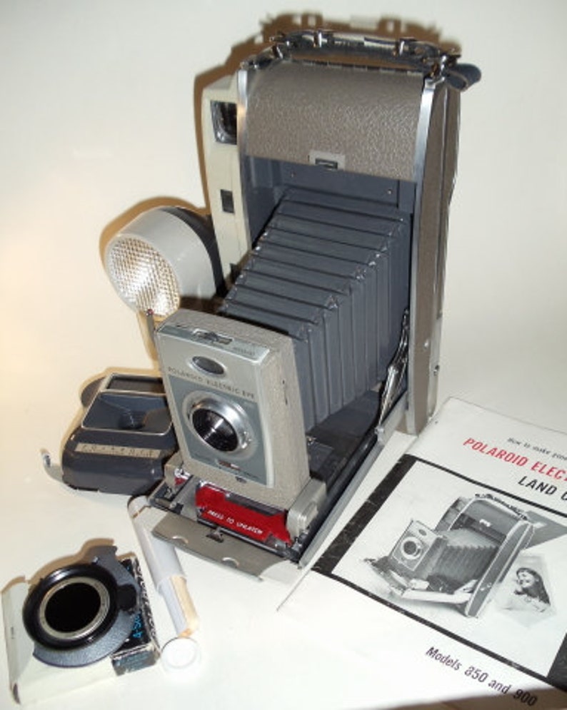 60s Polaroid Land Camera Model 850 Camera Outfit With Original Carrying