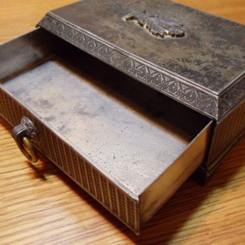 Meriden shops Quadruple Silver Plate Box