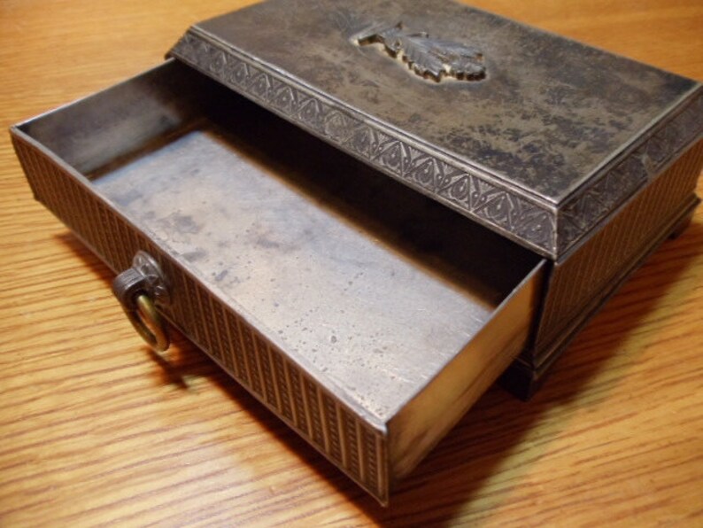 Meriden Quadruple Silver Plate Box image 3