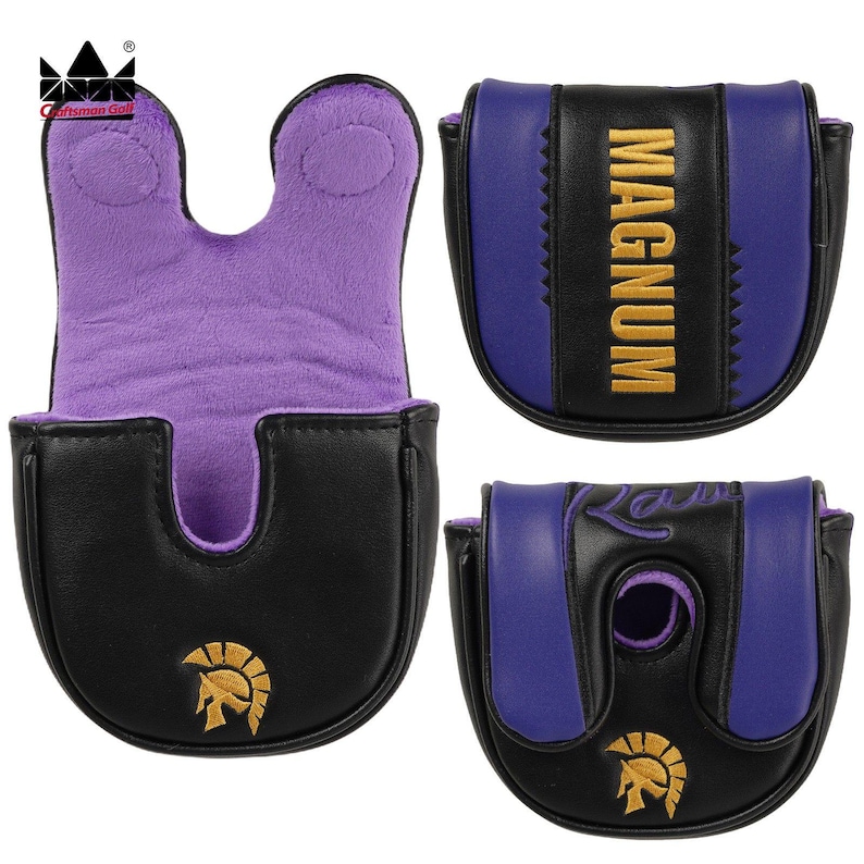 K&ouml;nnte beinhalten: Schwarze und lila Golf-Putter-Schl&auml;gerhauben. Eine Haube ist ge&ouml;ffnet und zeigt ein lila Innenfutter. Die Hauben haben goldgestickte Logos und das Wort "MAGNUM". Die Hauben sind aus strapazierf&auml;higem Material gefertigt.