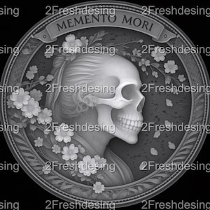 Könnte beinhalten: Graustufen-Illustration eines Schädels mit floralen Akzenten, umgeben von einem dekorativen Rahmen. Der Text "MEMENTO MORI" ist über dem Schädel zu sehen. Das Design weist einen klassischen Stil mit detaillierten Schattierungen und dunklem Hintergrund auf.