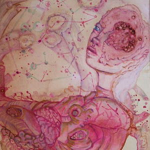 Op de afbeelding: Waterverfschilderij met een menselijke figuur in roze en bruine tinten. Het kunstwerk toont een profiel van een persoon met een gedetailleerd brein en borstgebied, met een netwerk van lijnen en stippen.