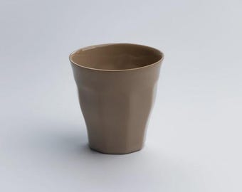 Aya Tobacco – Handgefertigte Porzellantasse für die täglichen Rituale