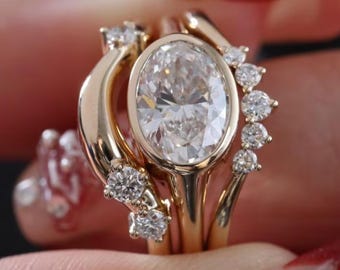 East West ovale Moissanite verlovingsring set, ring set bruids stapel, 14k gouden dubbel gebogen trouwring, unieke art deco multi stenen ring