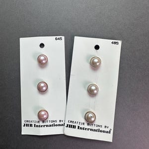 3/8&quot; Plastic Pearl Shank Button