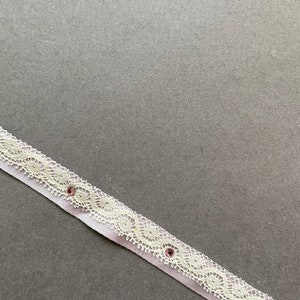 Lavendel Satin und Spitze Vorgefertigtes Band