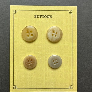 4 Hole Cream Horn Button B.10