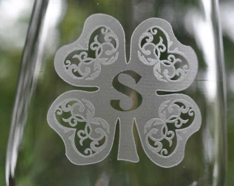 Shamrock Wine Glasses Set of 2 Personalized with Initials image 4