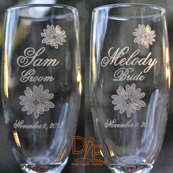 Champagne Flutes - Daisy  Wedding Toasting Glasses