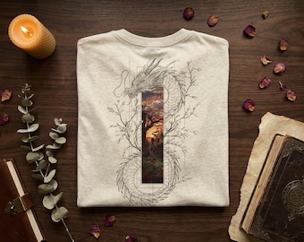 Camiseta japonesa con dragón y flores de cerezo, ropa folclórica en acuarela.