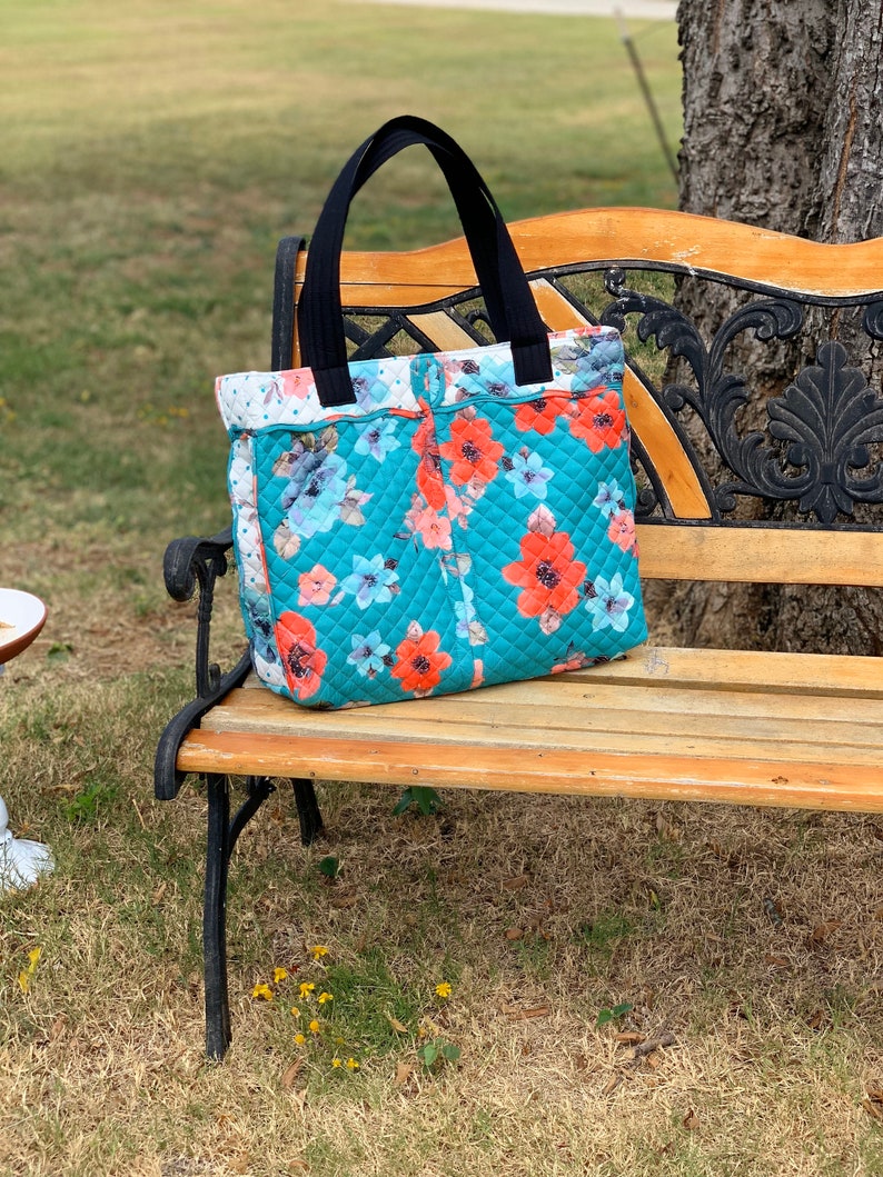 pioneer woman travel tote