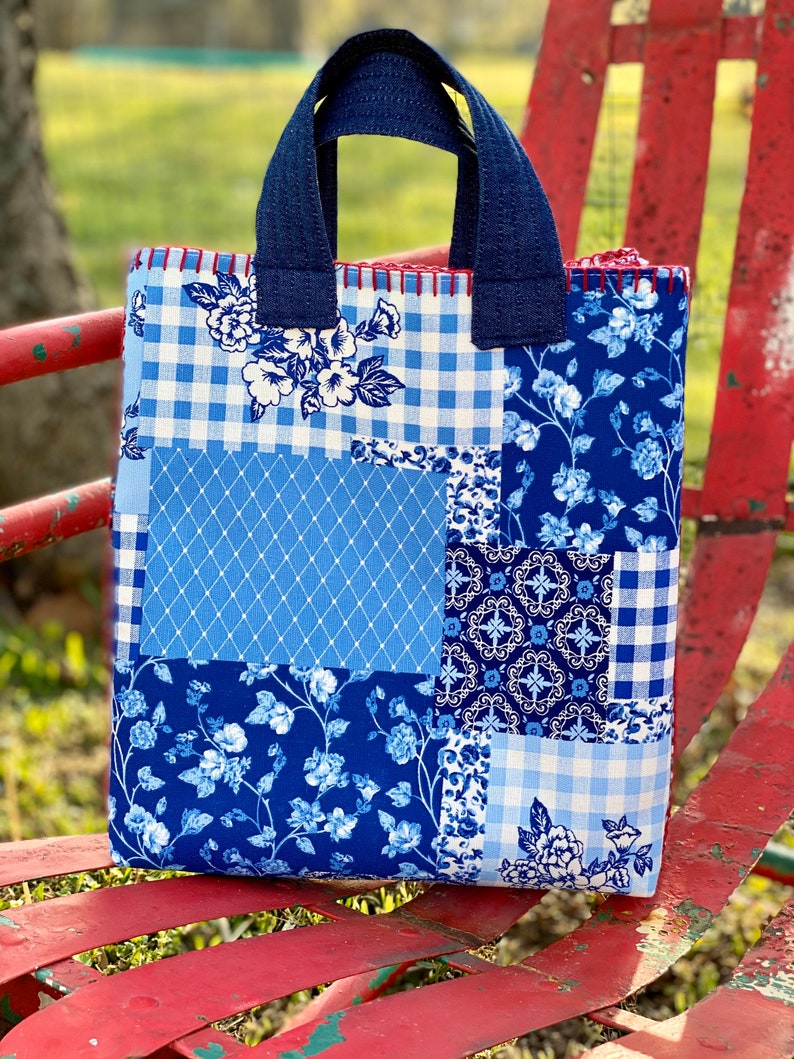 pioneer woman travel tote