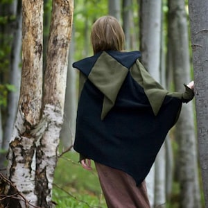 Forest Black Green Elven Shawl Robe with Brooch and Elf Gloves