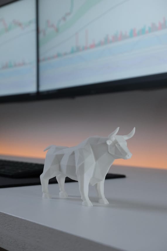Low Poly Bull Statue