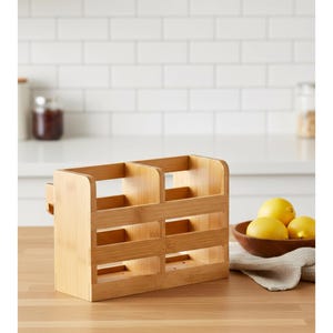 Puede incluir: Un organizador de bamb&uacute; marr&oacute;n claro con m&uacute;ltiples compartimentos. El organizador tiene forma rectangular con ranuras abiertas y est&aacute; dise&ntilde;ado para la cocina o la organizaci&oacute;n del hogar. Limones en un cuenco de madera est&aacute;n al lado.